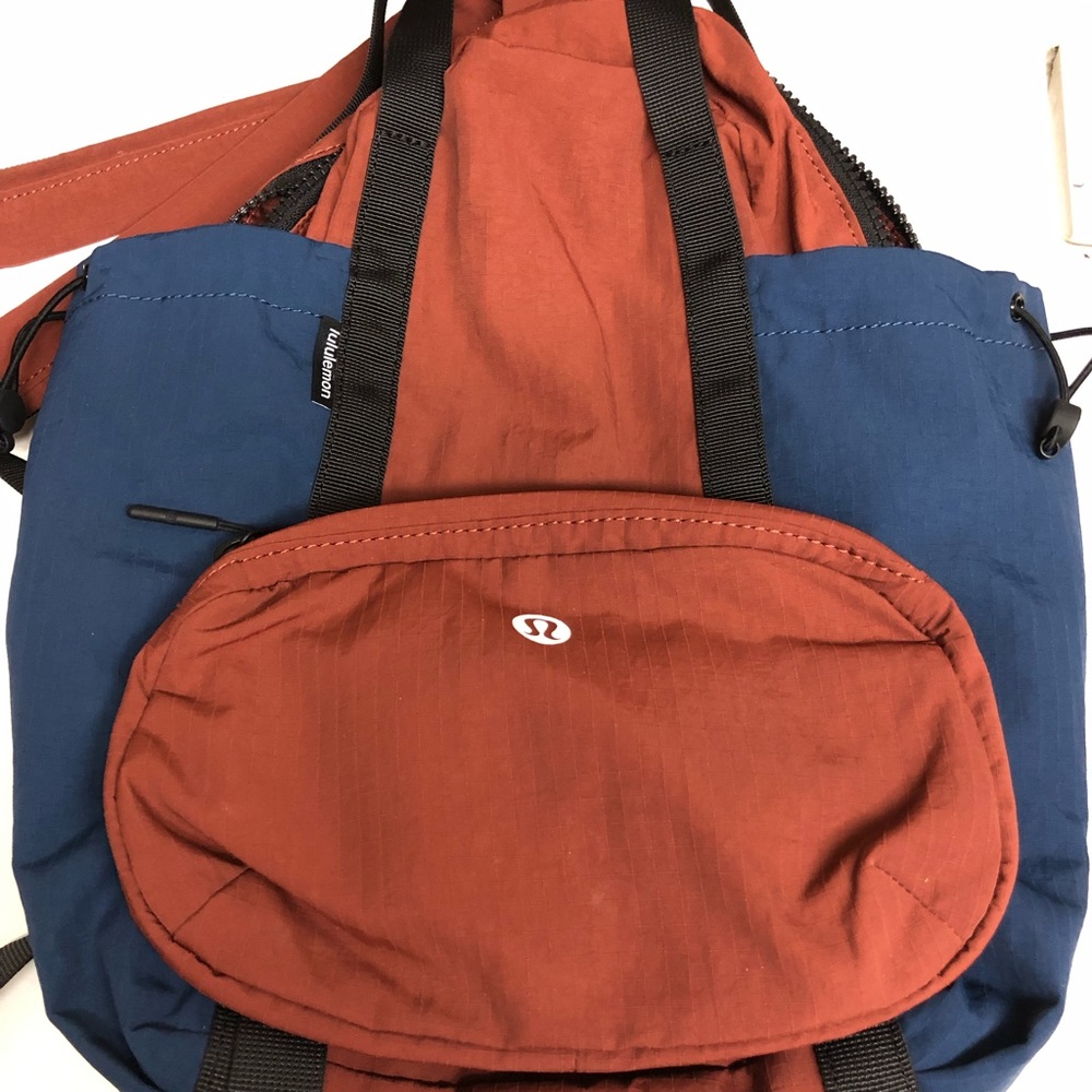 Lululemom Pack and Go Multi Wear Bag 7L used once was not for me.